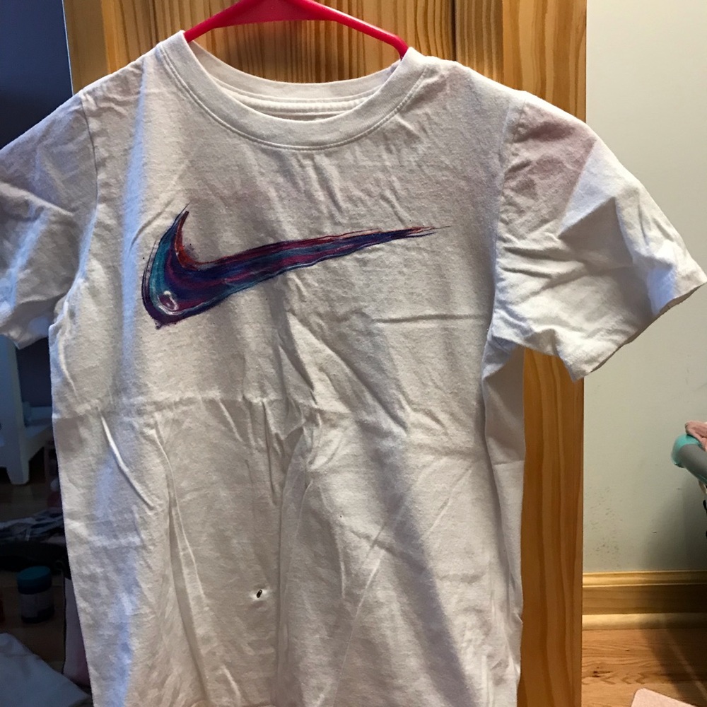 Nike shirt w a stain that u can prolly wash off